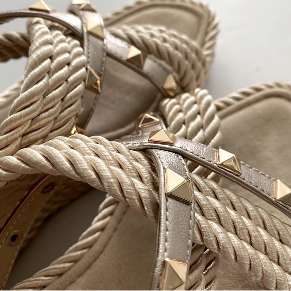 VANELi Clem Champagne Rope Gold-Studded Wedge Sandals Size 9.5N Rockstud Summer - Picture 10 of 16